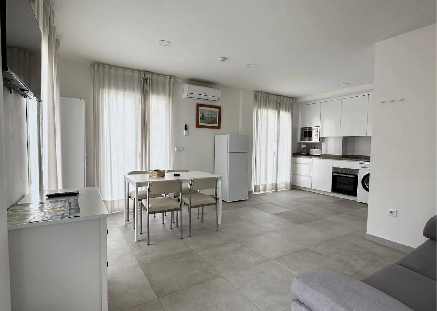 Apartamentos Turisticos Victoria 阿尔姆尼卡