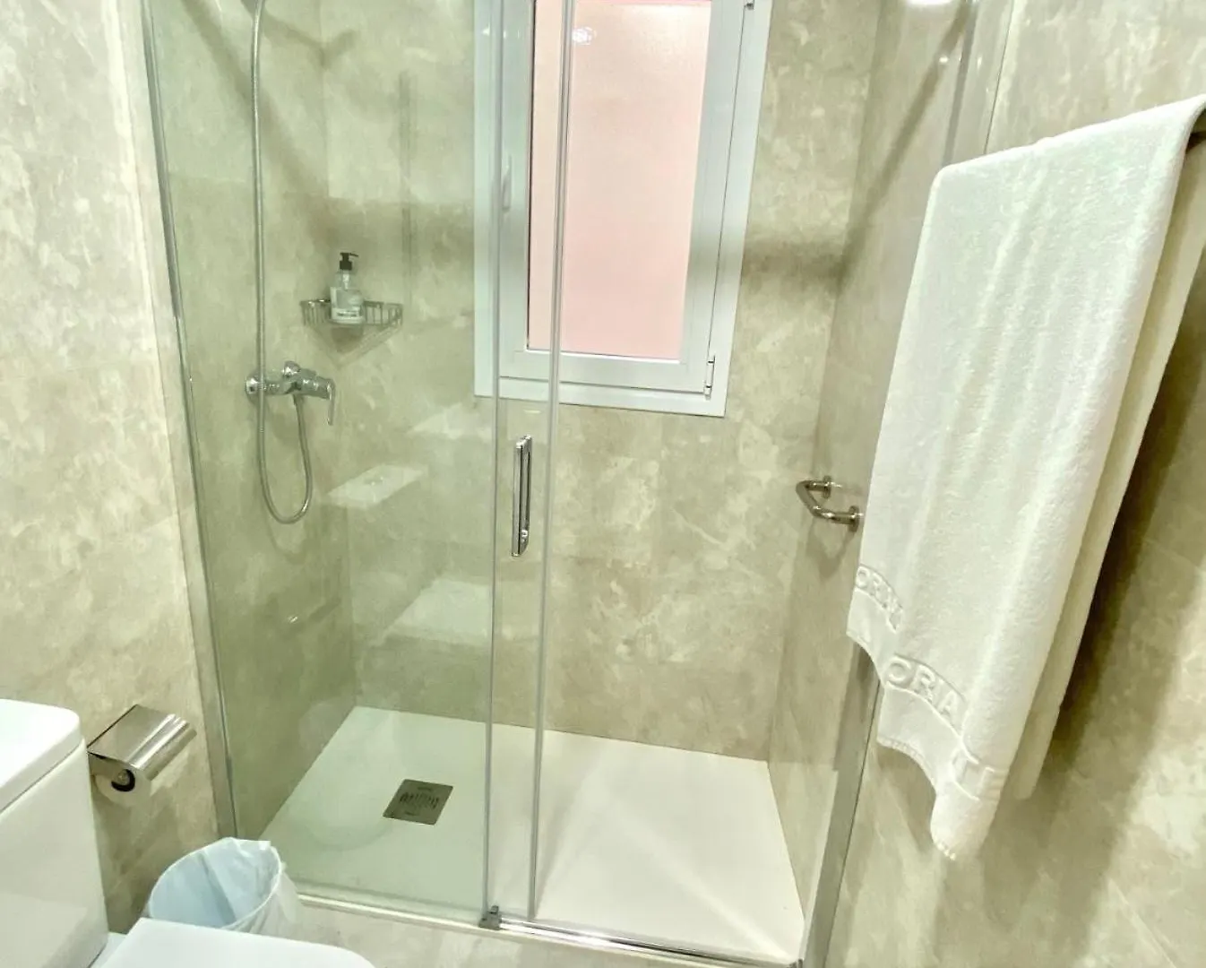 Apartamentos Turisticos Victoria 阿尔姆尼卡 0*,  西班牙