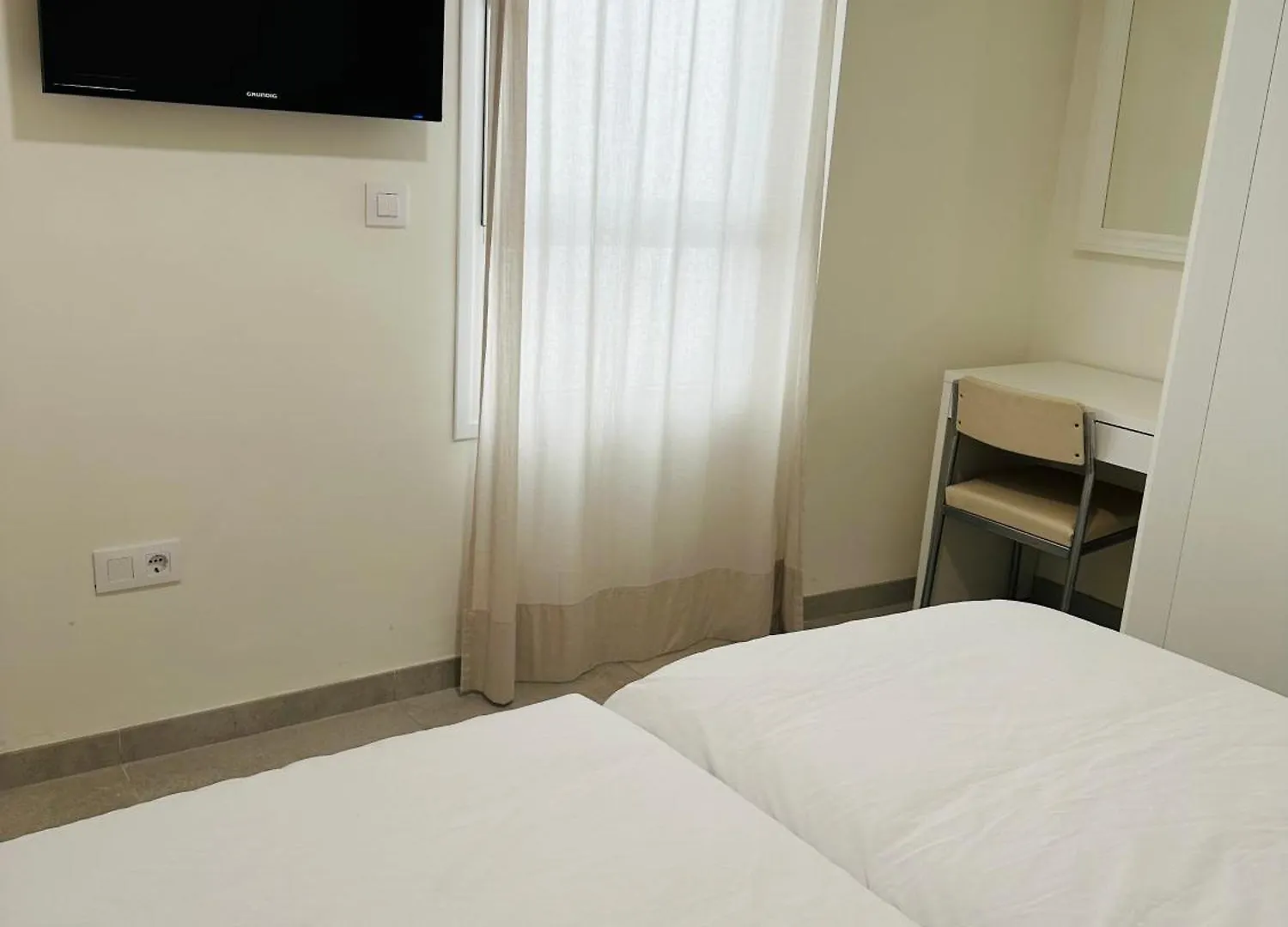 Apartamentos Turisticos Victoria 阿尔姆尼卡 公寓