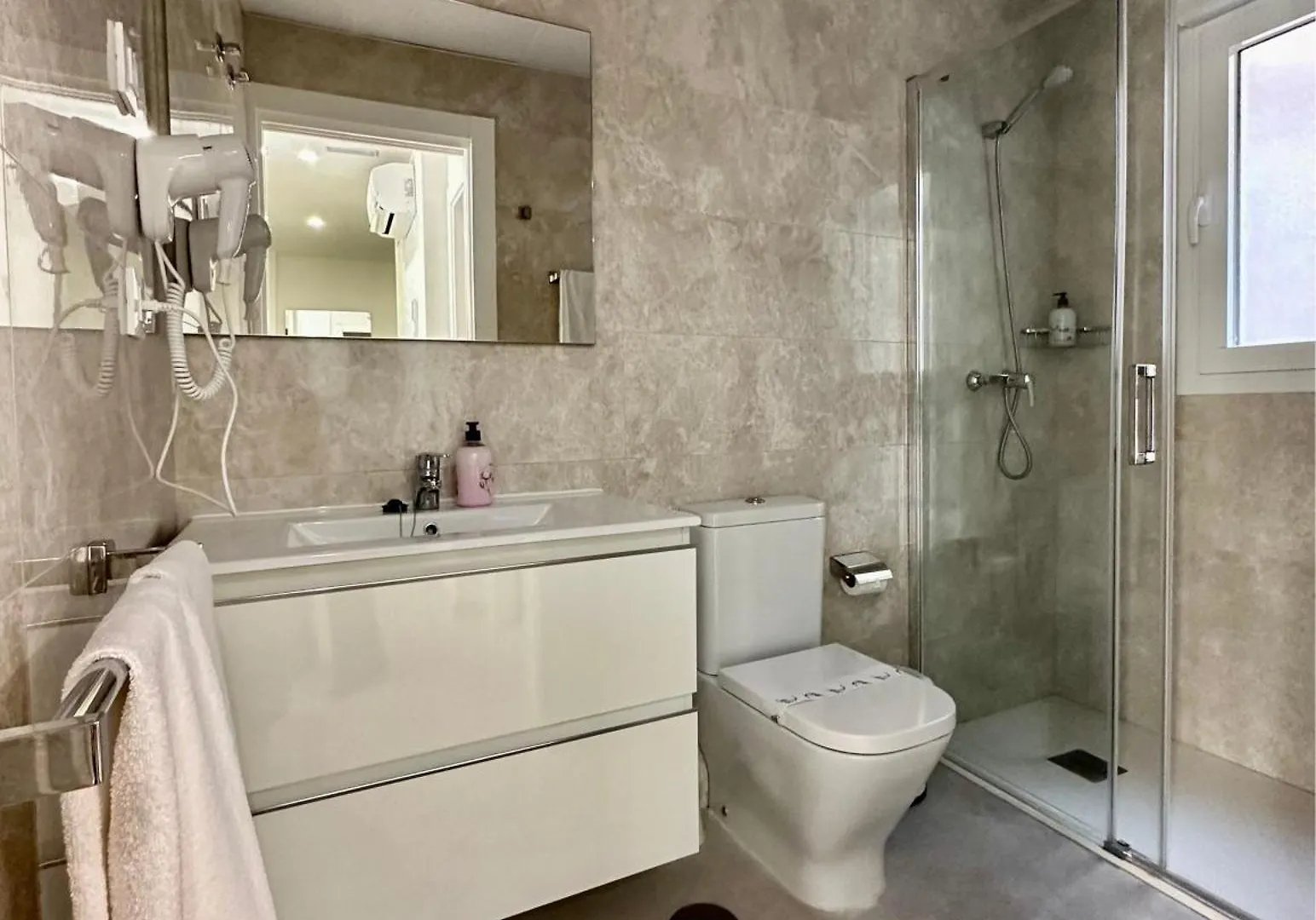 Apartamentos Turísticos Victoria Almuñécar
